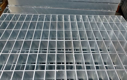 鋼格柵G503/30/50W熱浸鋅對插型格柵，適用于脫硫塔平臺