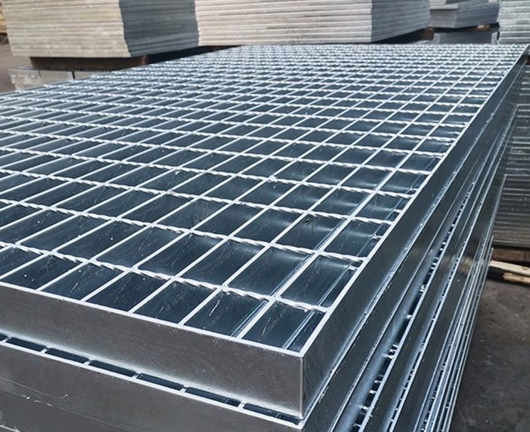 不銹鋼鋼格柵G504/40/100W，表面拋光處理，1.2米寬